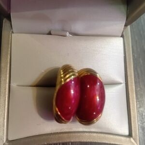 Elegant Red and Gold Women's Ring